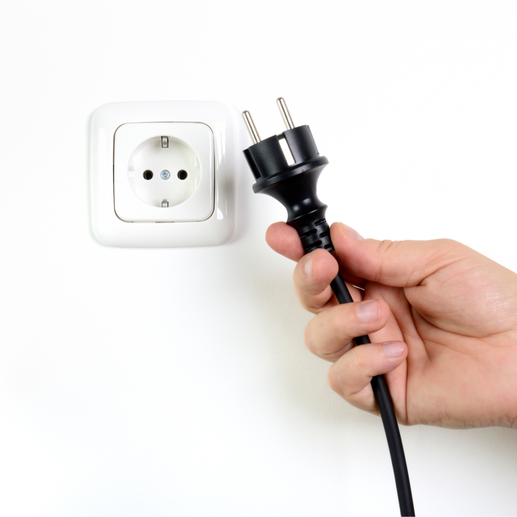כבל חשמל ושקע